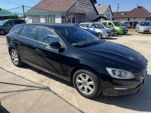 Volvo V60 1.6 D [D2] Kinetic Szervizknyves